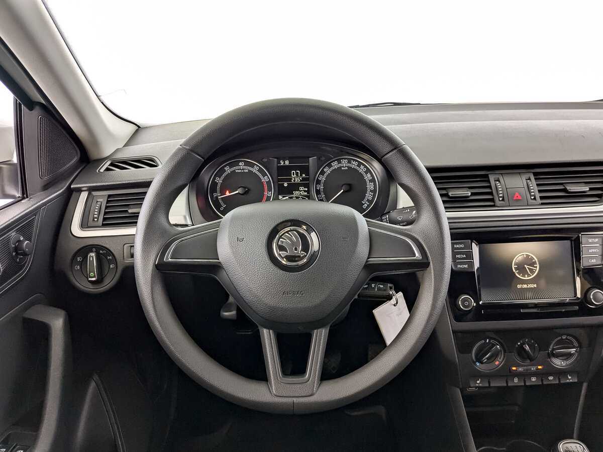 Skoda Rapid с пробегом — 2019 год. Фото: #16