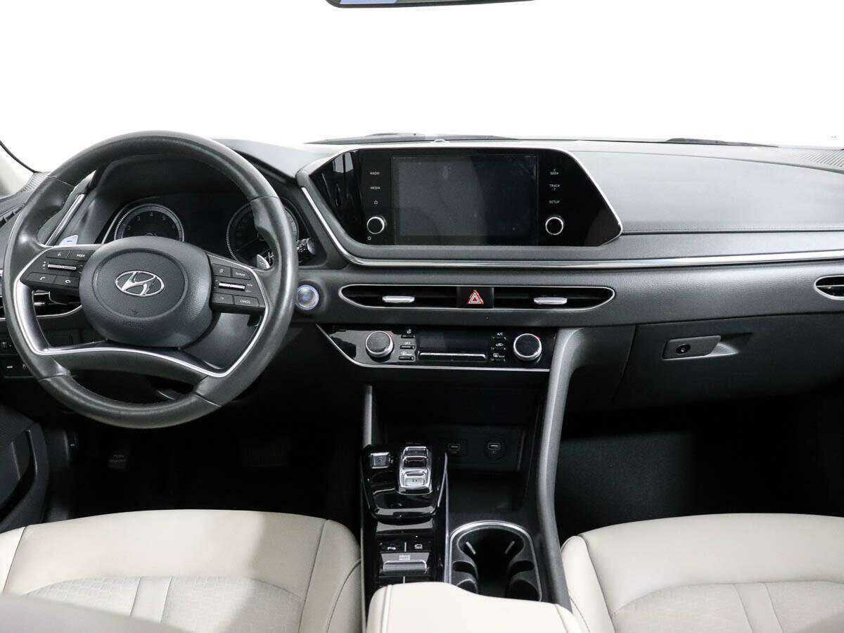 Hyundai Sonata с пробегом — 2020 год. Фото: #10