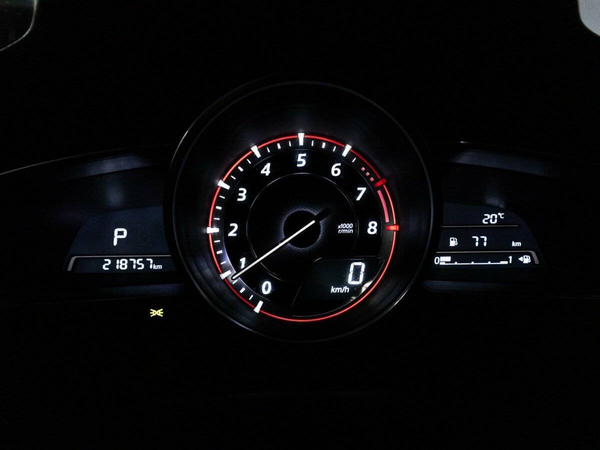 Mazda 3 с пробегом — 2013 год. Фото: #11