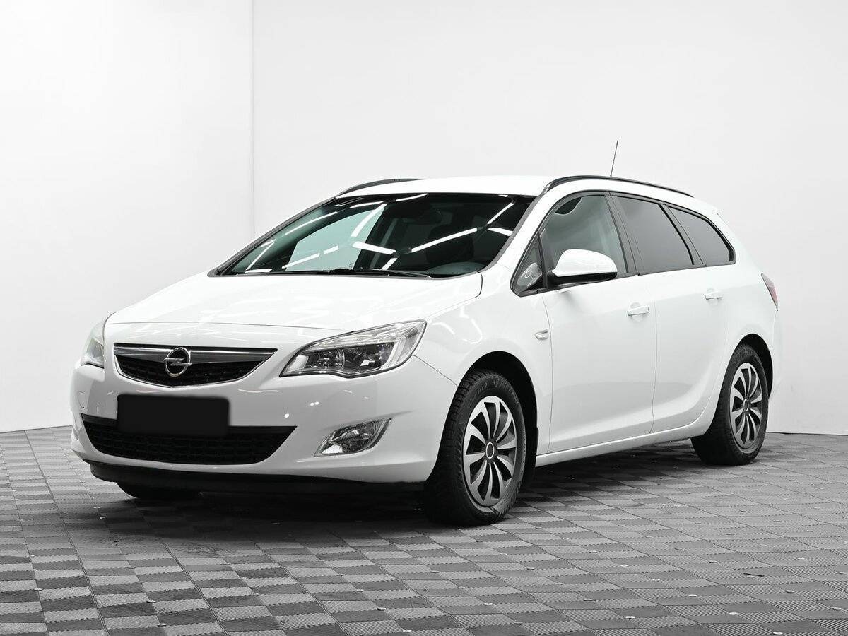 Opel Astra с пробегом — 2012 год. Фото: #0