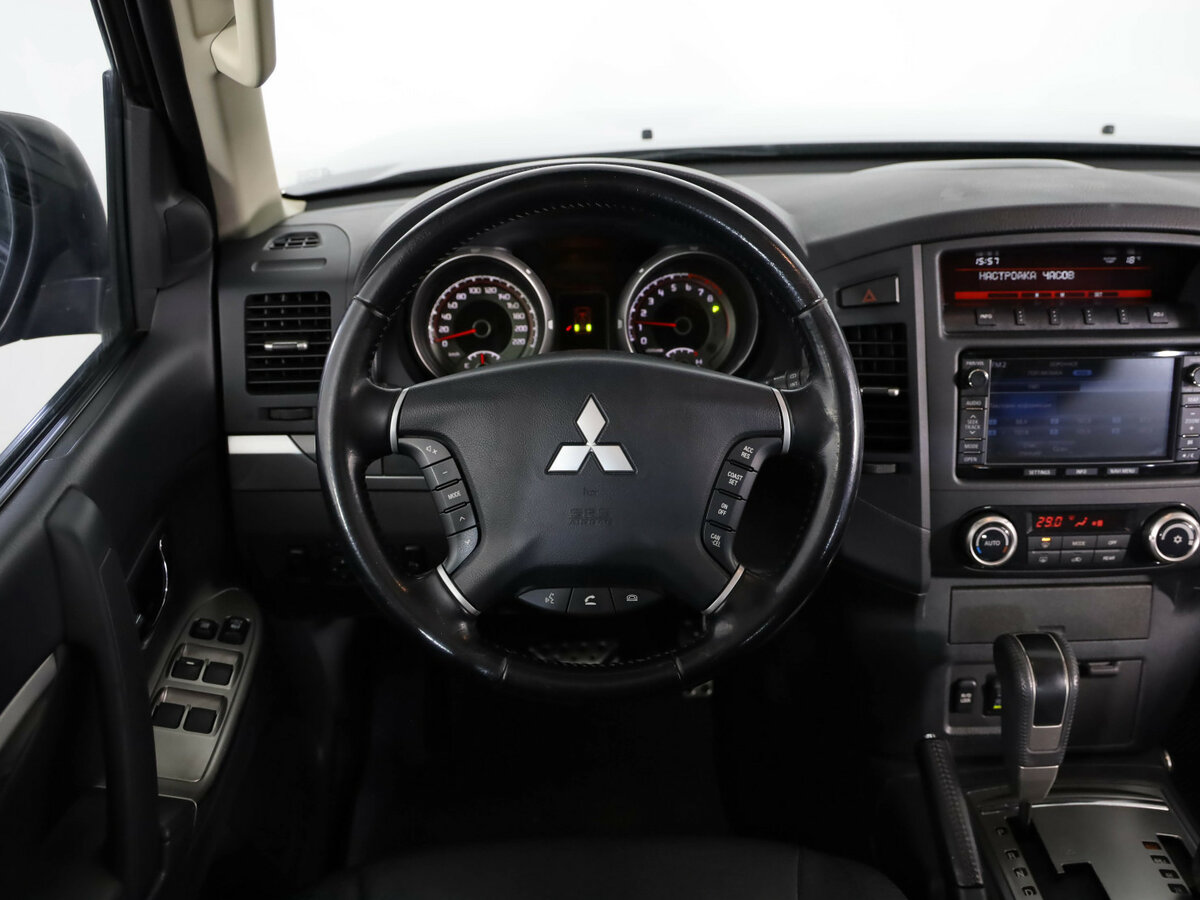 Mitsubishi Pajero с пробегом — 2013 год. Фото: #9