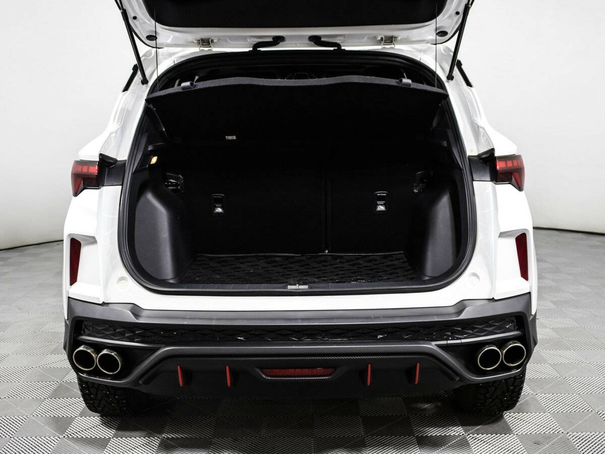 Geely Coolray с пробегом — 2023 год. Фото: #12