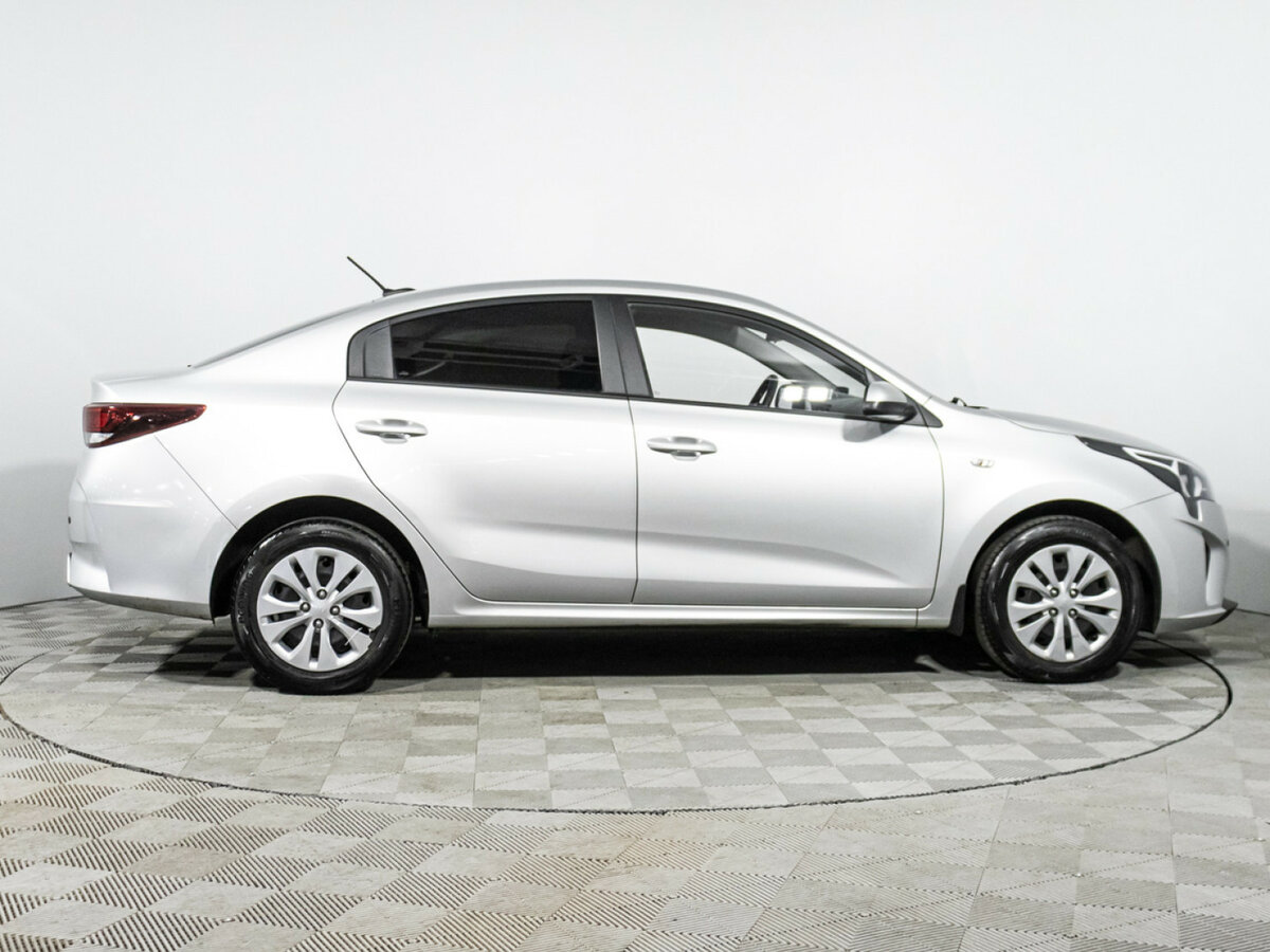 Kia Rio с пробегом — 2021 год. Фото: #3