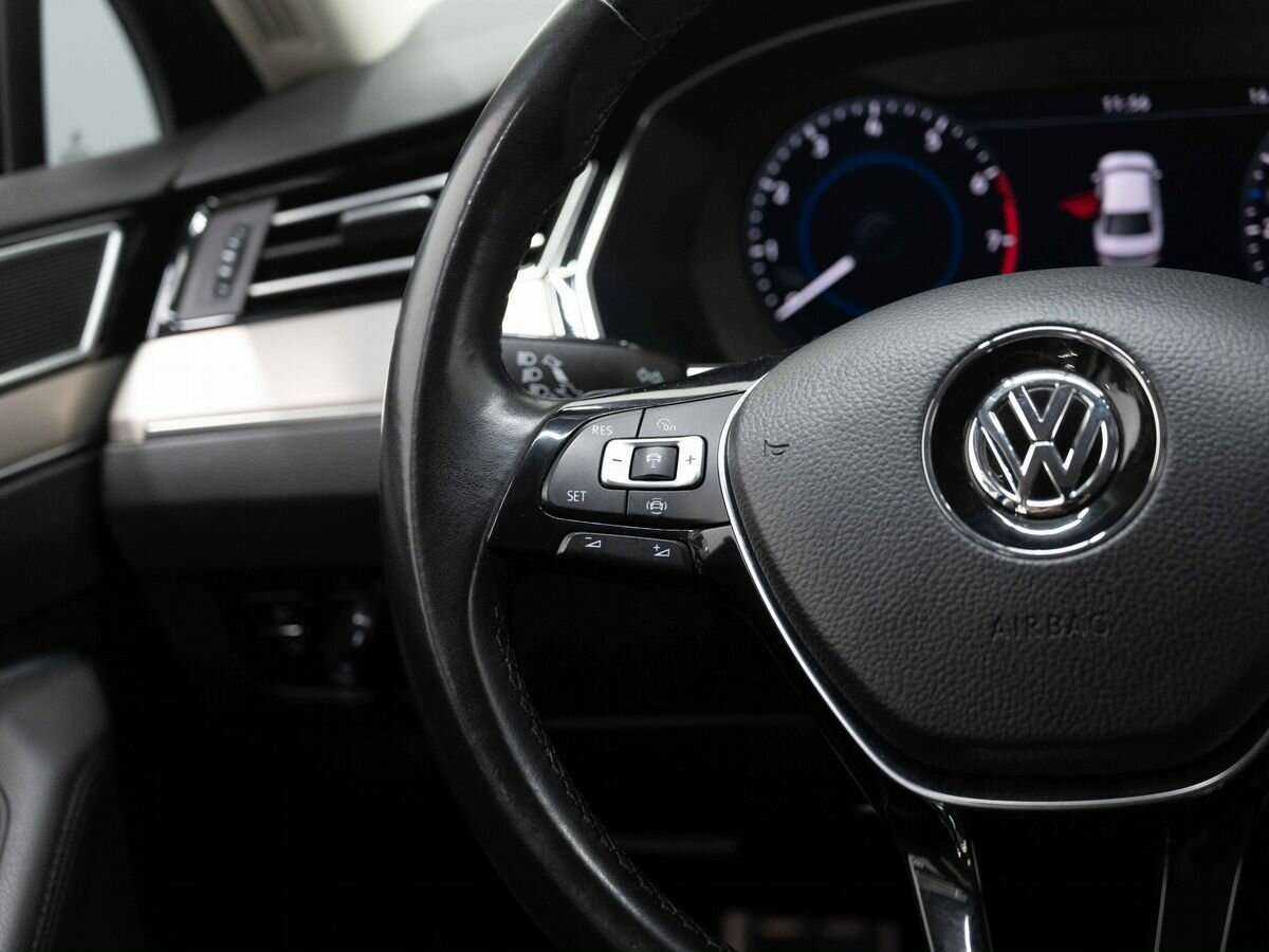 Volkswagen Passat с пробегом — 2019 год. Фото: #13
