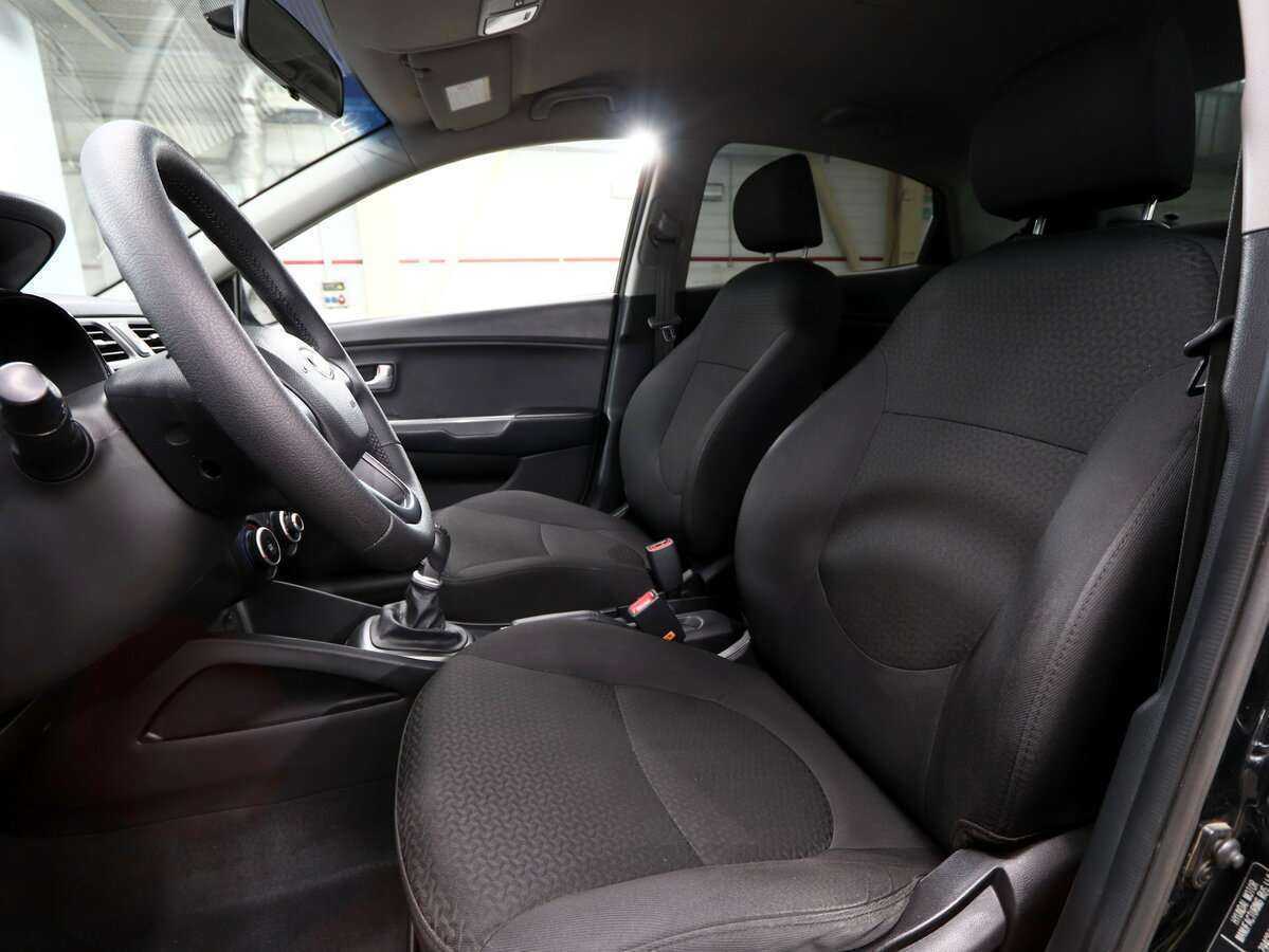 Kia Rio с пробегом — 2013 год. Фото: #5