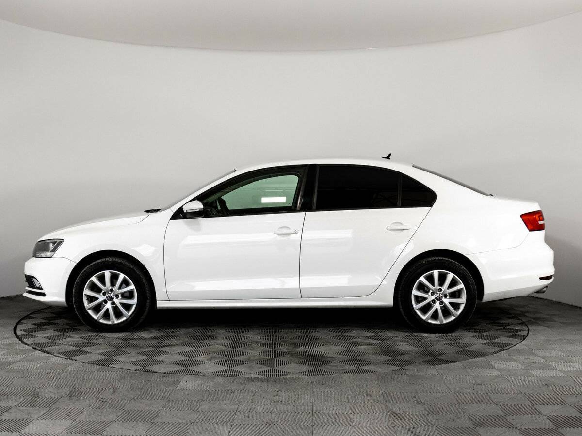 Volkswagen Jetta с пробегом — 2015 год. Фото: #7