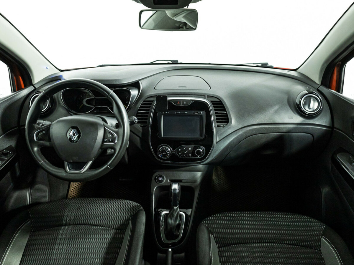 Renault Kaptur с пробегом — 2016 год. Фото: #10