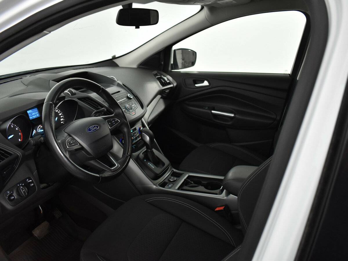 Ford Kuga с пробегом — 2017 год. Фото: #6