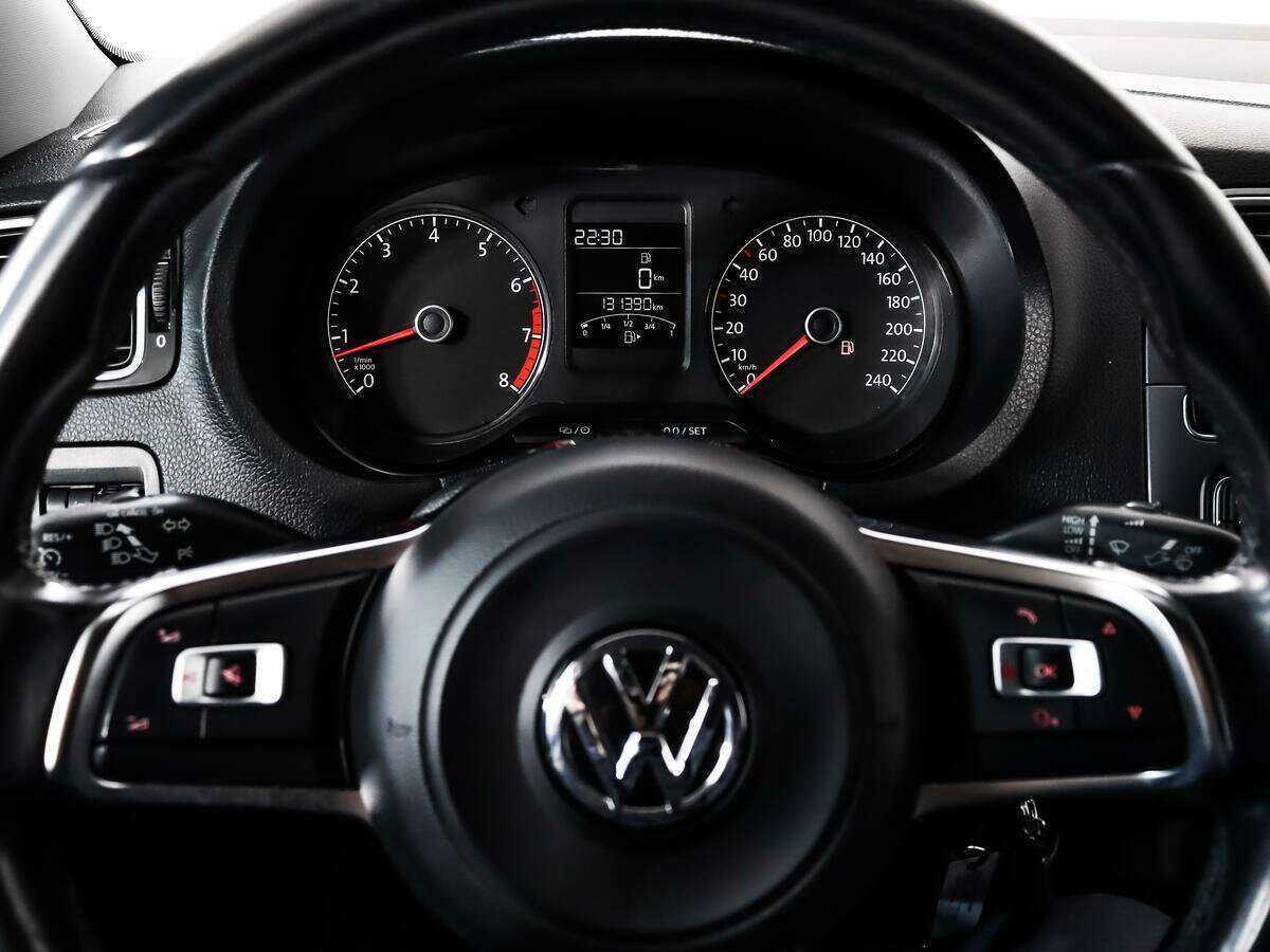 Volkswagen Polo с пробегом — 2018 год. Фото: #16
