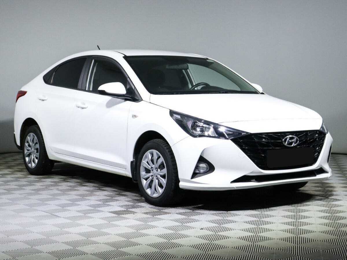 Hyundai Solaris с пробегом — 2022 год. Фото: #2