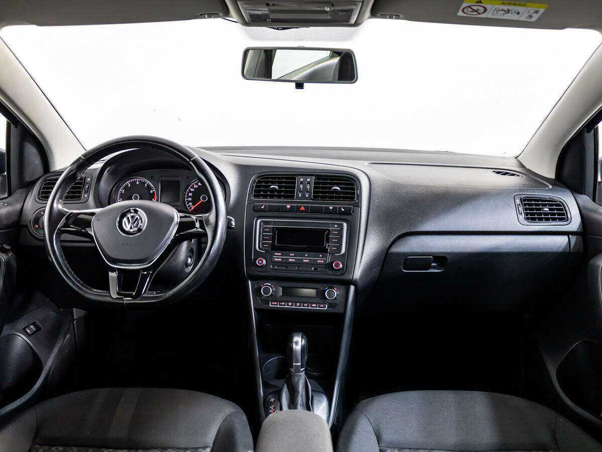 Volkswagen Polo с пробегом — 2017 год. Фото: #7