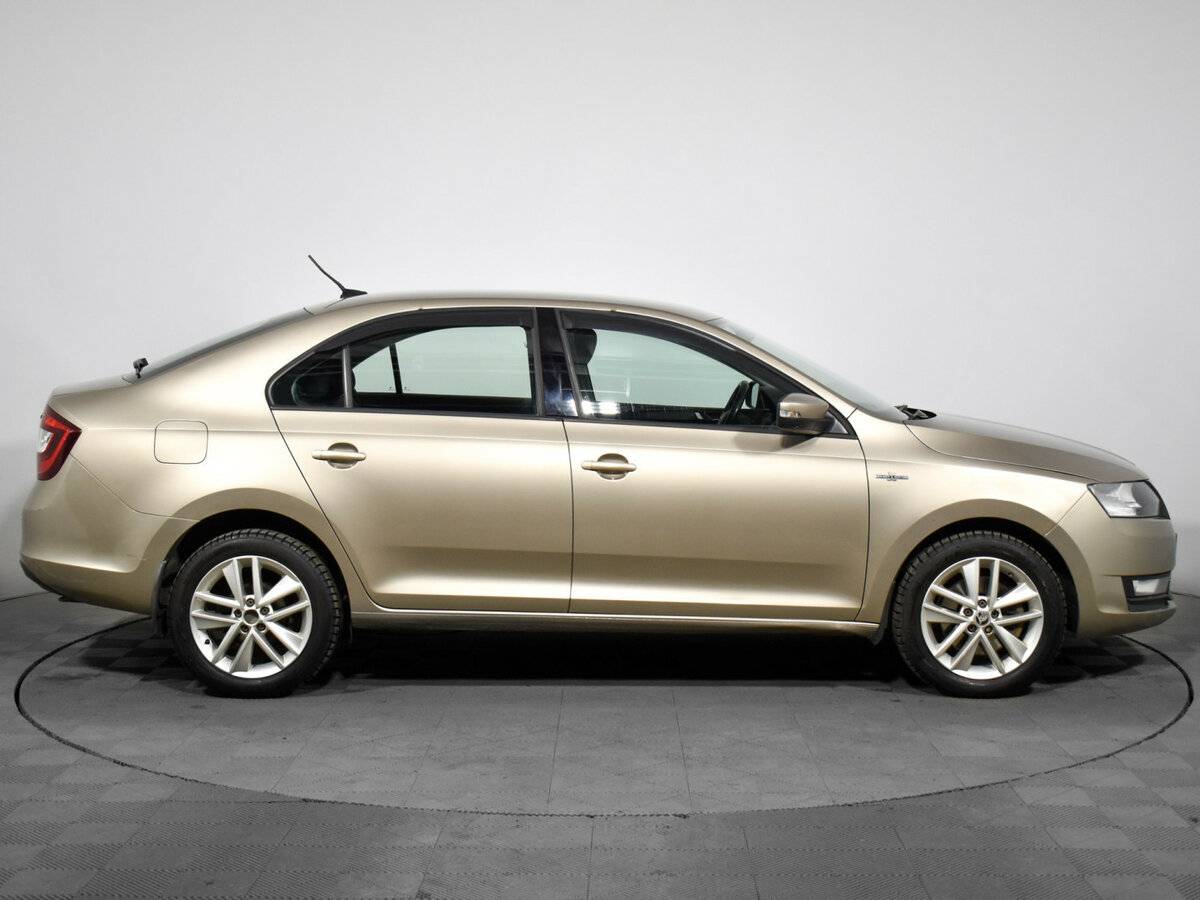Skoda Rapid с пробегом — 2019 год. Фото: #3