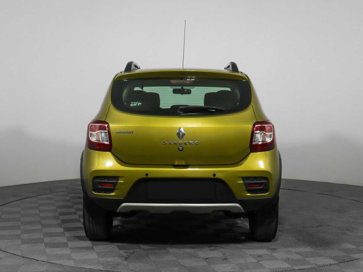 Renault Sandero с пробегом — 2015 год. Фото: #5