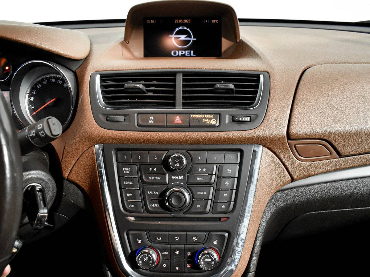 Opel Mokka с пробегом — 2013 год. Фото: #13