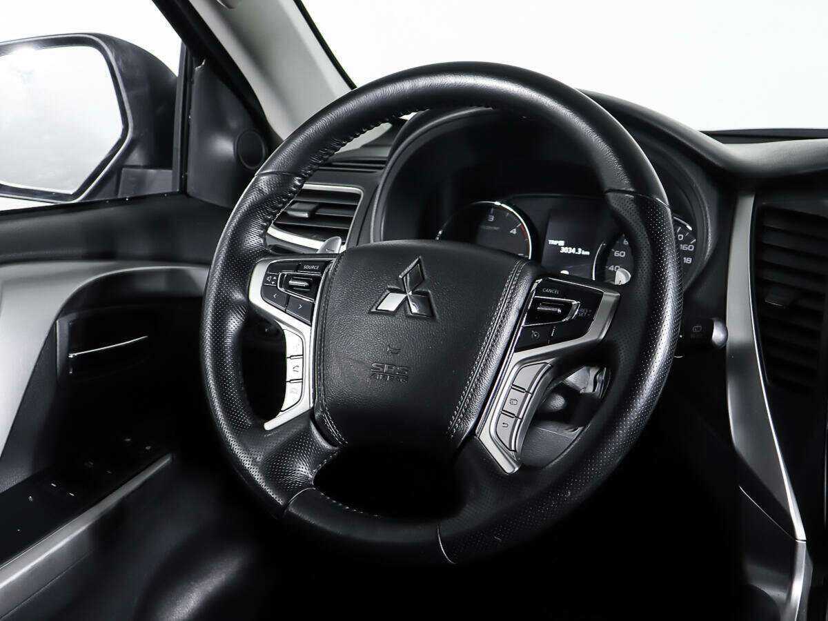 Mitsubishi Pajero Sport с пробегом — 2018 год. Фото: #14