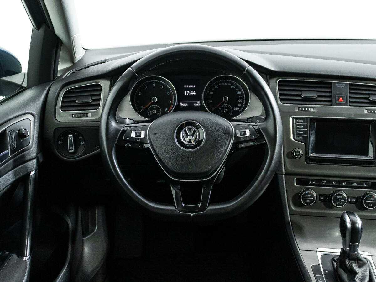 Volkswagen Golf с пробегом — 2012 год. Фото: #17