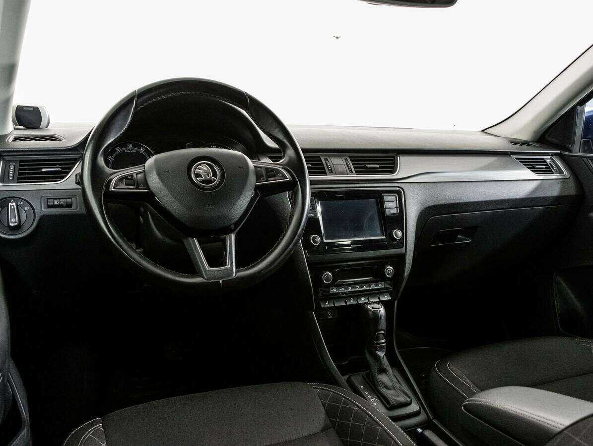 Skoda Rapid с пробегом — 2017 год. Фото: #9
