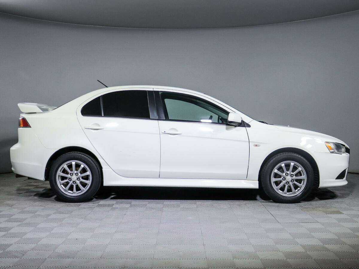 Mitsubishi Lancer с пробегом — 2012 год. Фото: #3