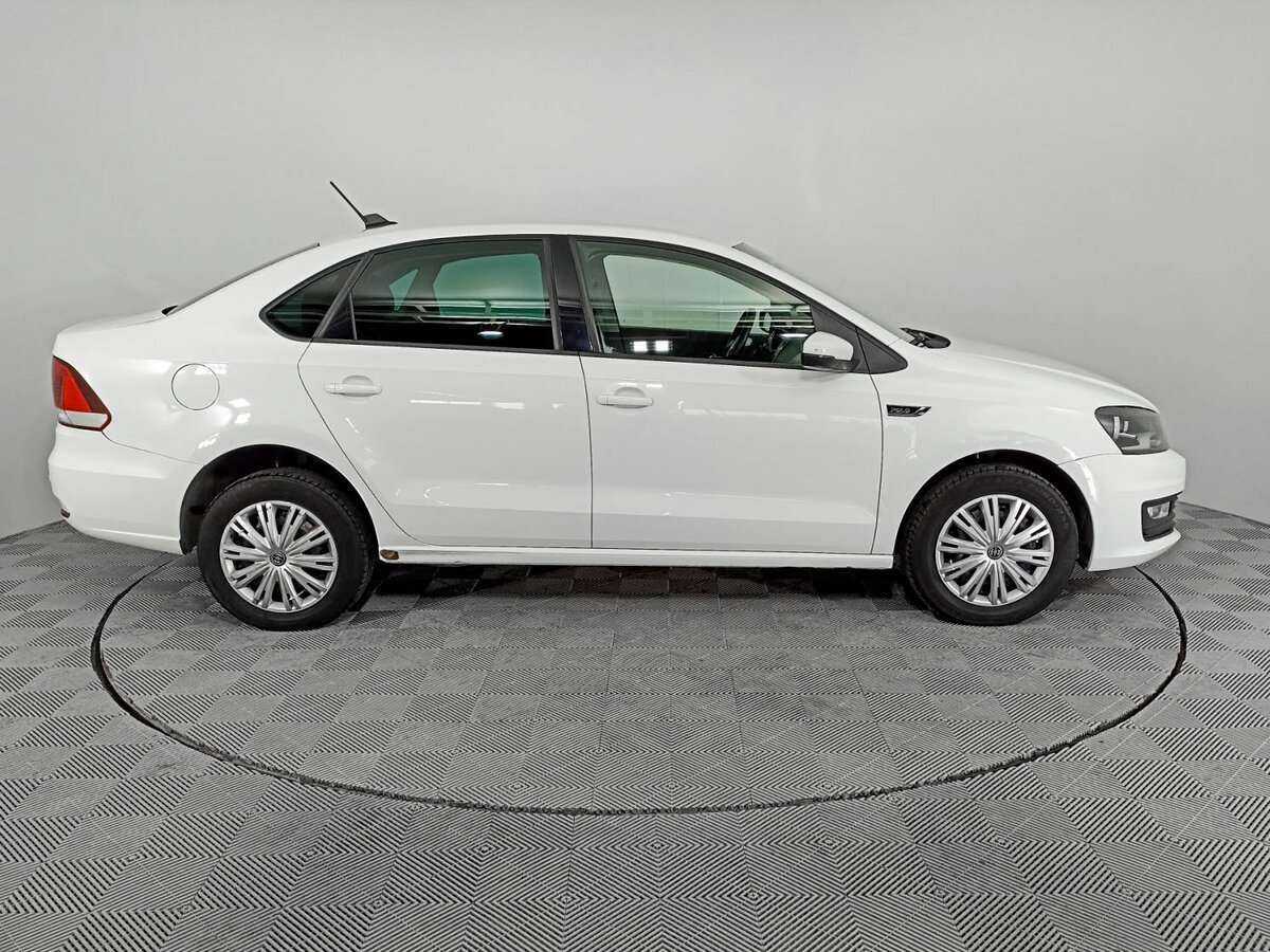 Volkswagen Polo с пробегом — 2018 год. Фото: #3