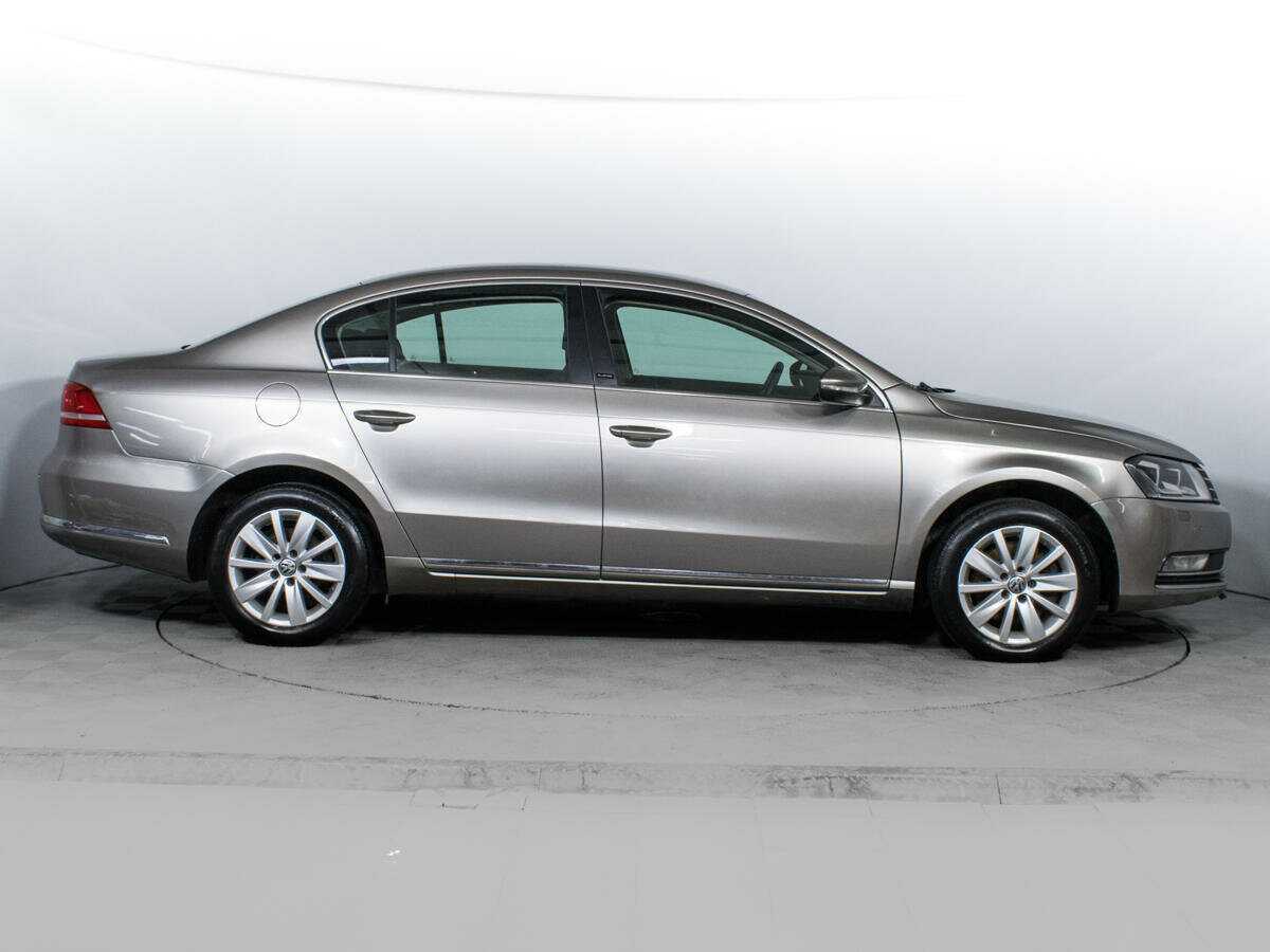 Volkswagen Passat с пробегом — 2012 год. Фото: #3
