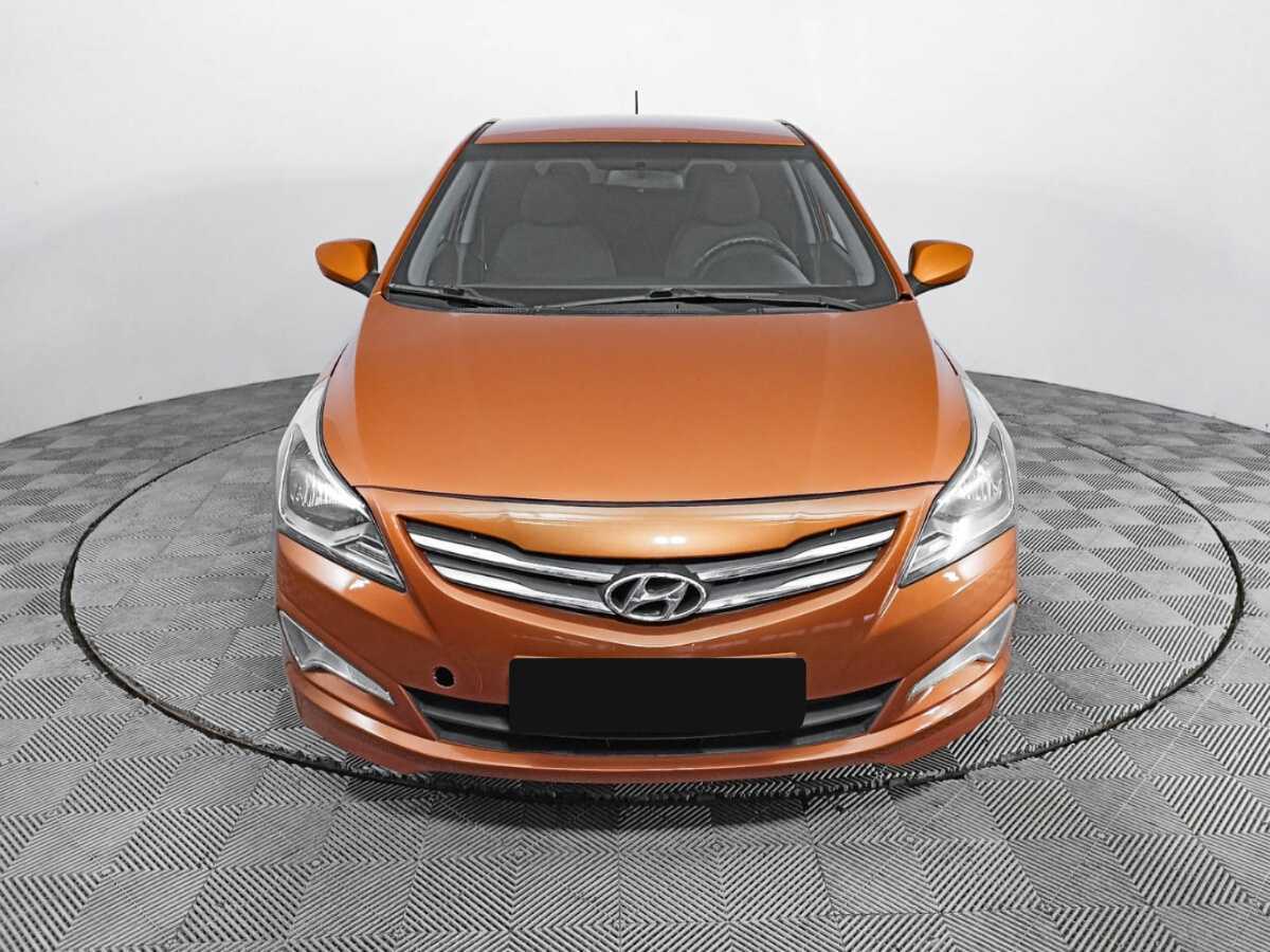 Hyundai Solaris с пробегом — 2014 год. Фото: #1