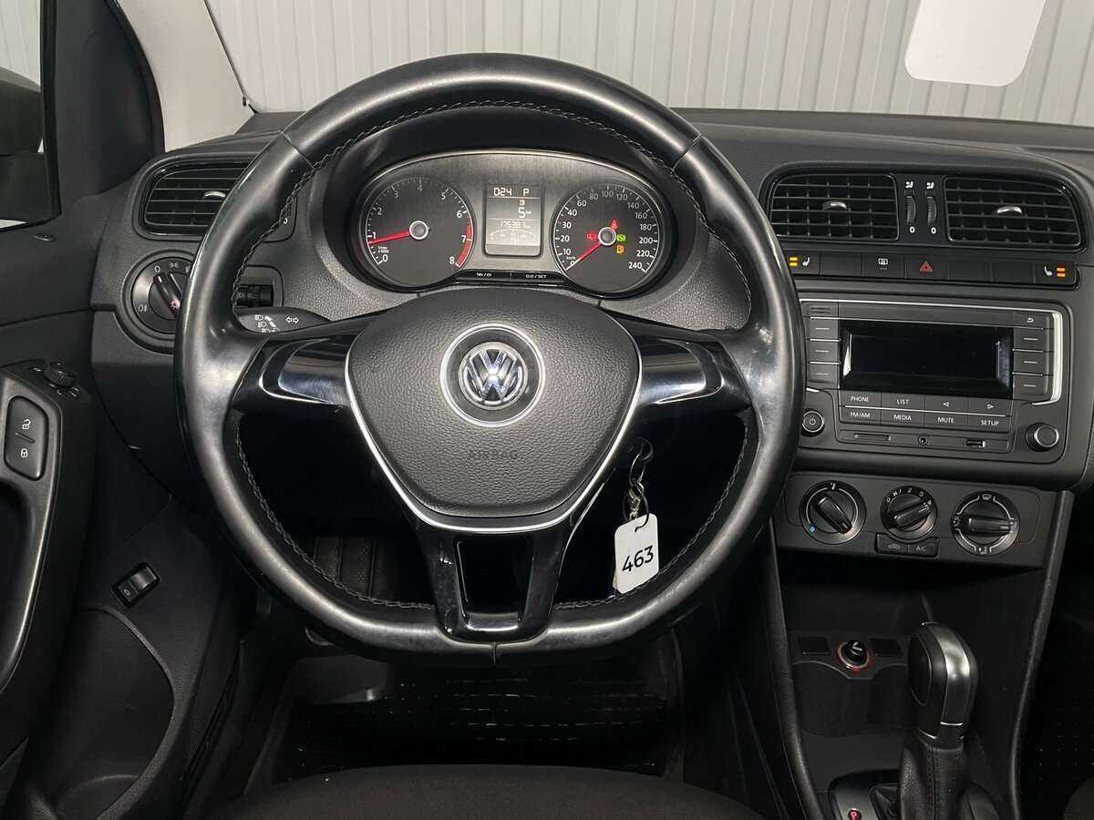 Volkswagen Polo с пробегом — 2016 год. Фото: #9