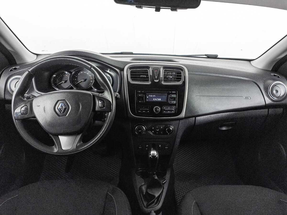 Renault Sandero с пробегом — 2016 год. Фото: #10