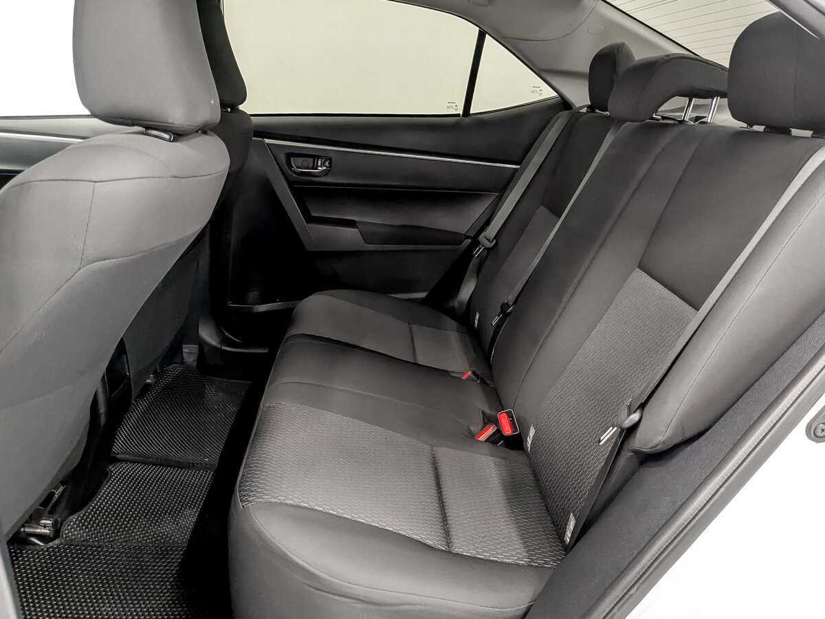 Toyota Corolla с пробегом — 2014 год. Фото: #11
