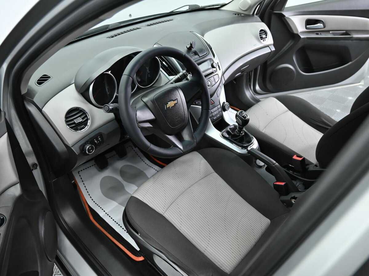 Chevrolet Cruze с пробегом — 2013 год. Фото: #10