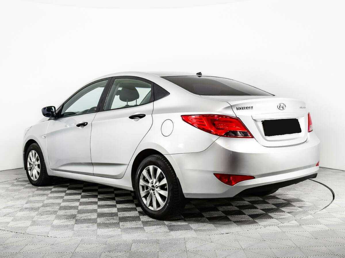 Hyundai Solaris с пробегом — 2014 год. Фото: #6