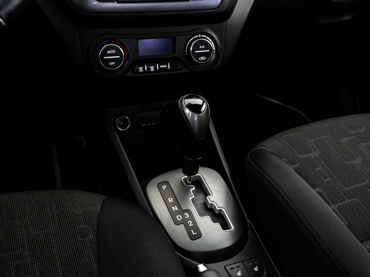 Kia Rio с пробегом — 2012 год. Фото: #9