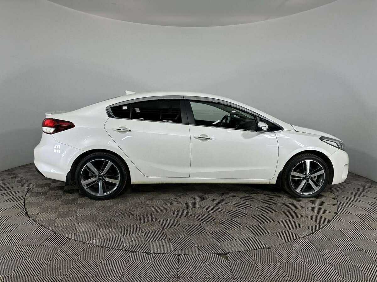 Kia Cerato с пробегом — 2017 год. Фото: #3