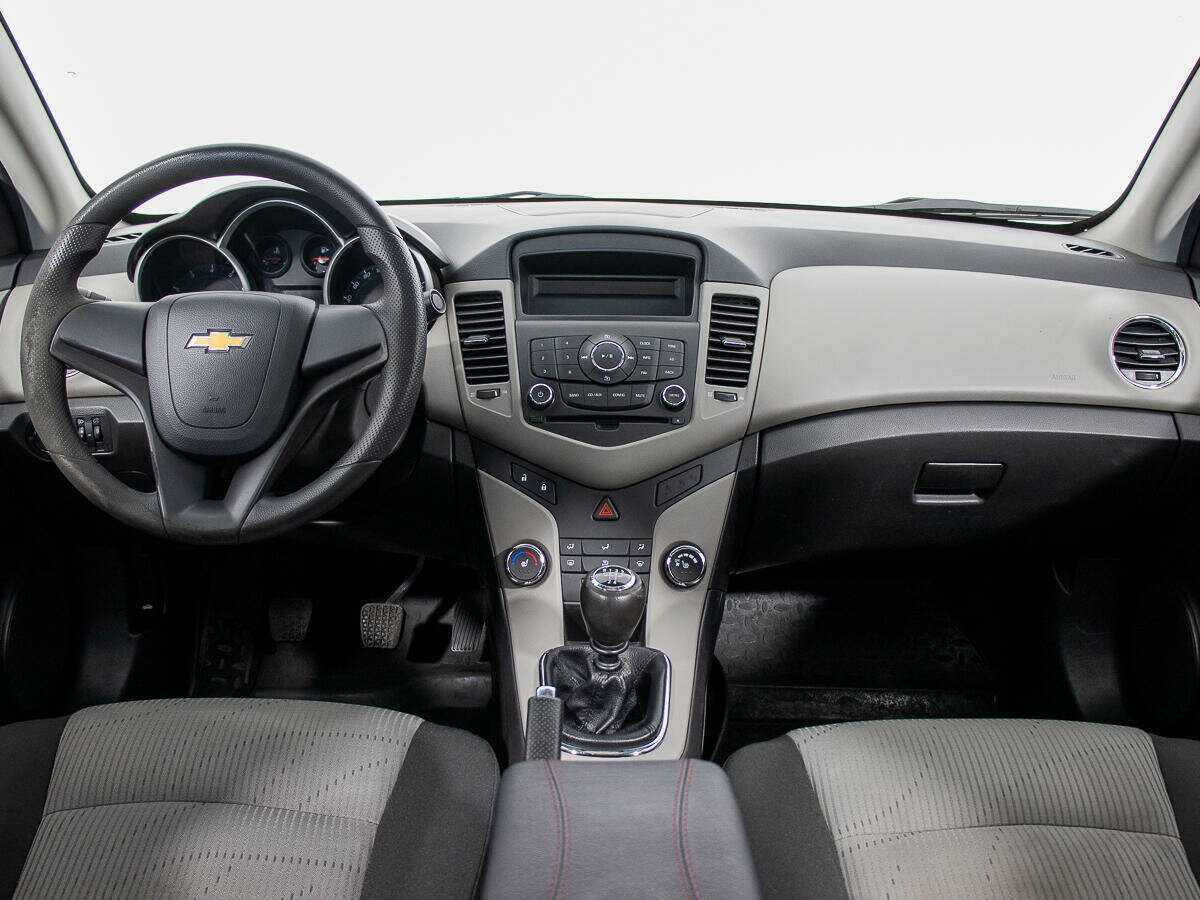 Chevrolet Cruze с пробегом — 2012 год. Фото: #10