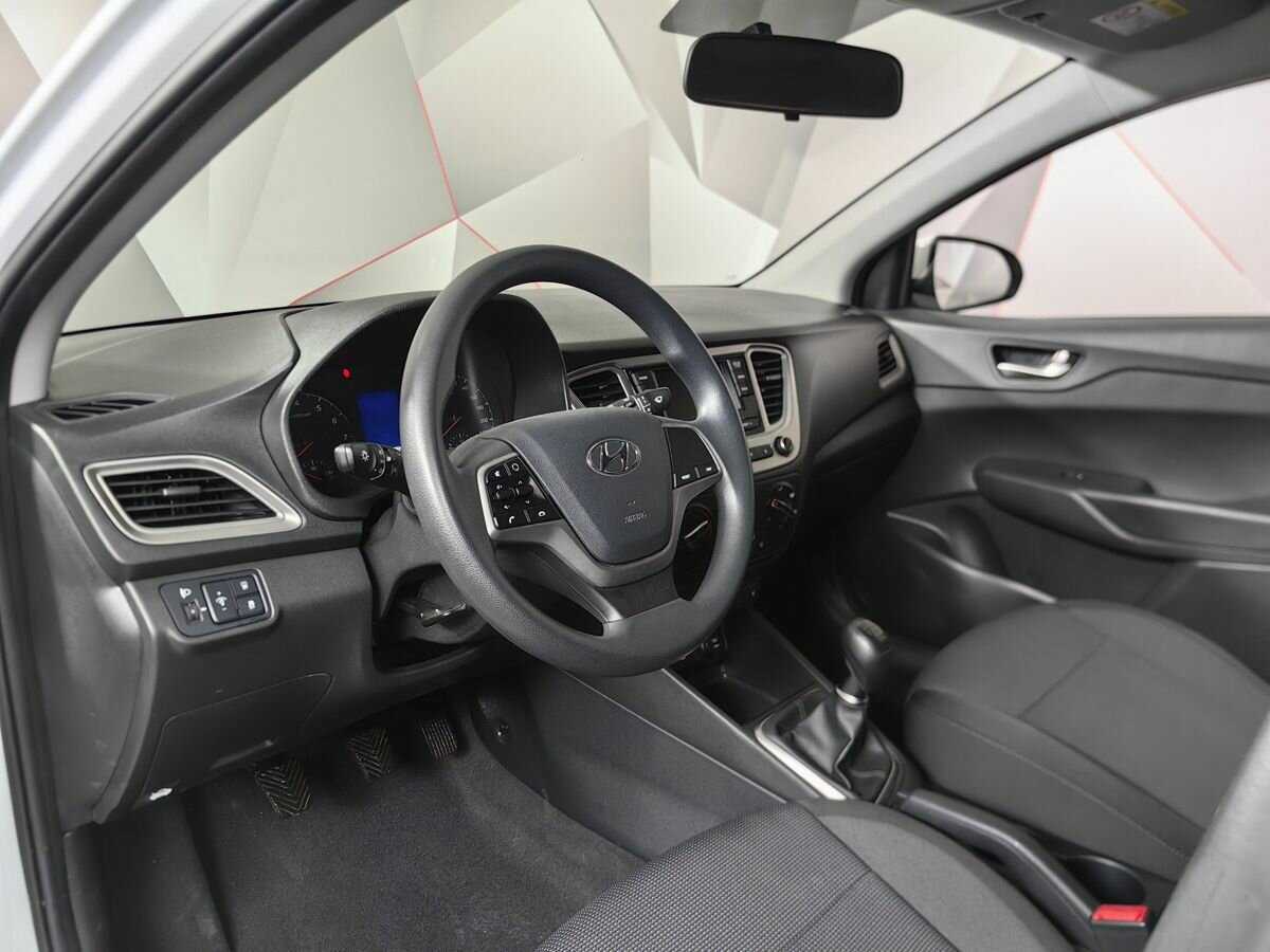 Hyundai Solaris с пробегом — 2021 год. Фото: #13