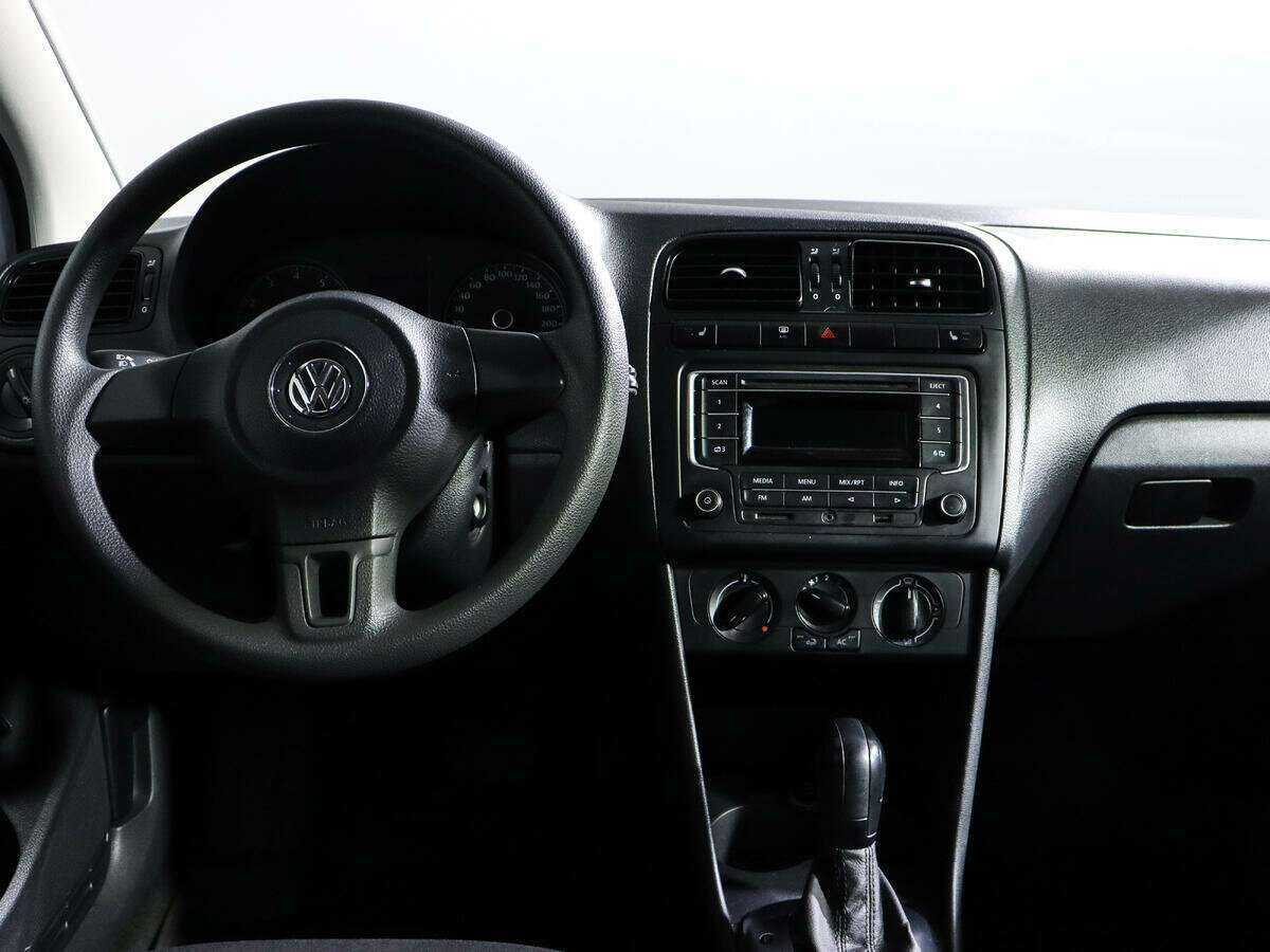 Volkswagen Polo с пробегом — 2014 год. Фото: #9