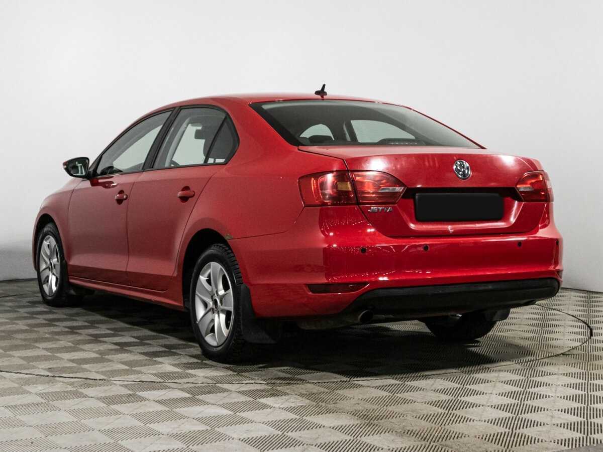 Volkswagen Jetta с пробегом — 2012 год. Фото: #6