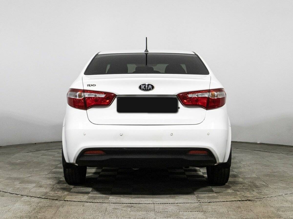 Kia Rio с пробегом — 2014 год. Фото: #5
