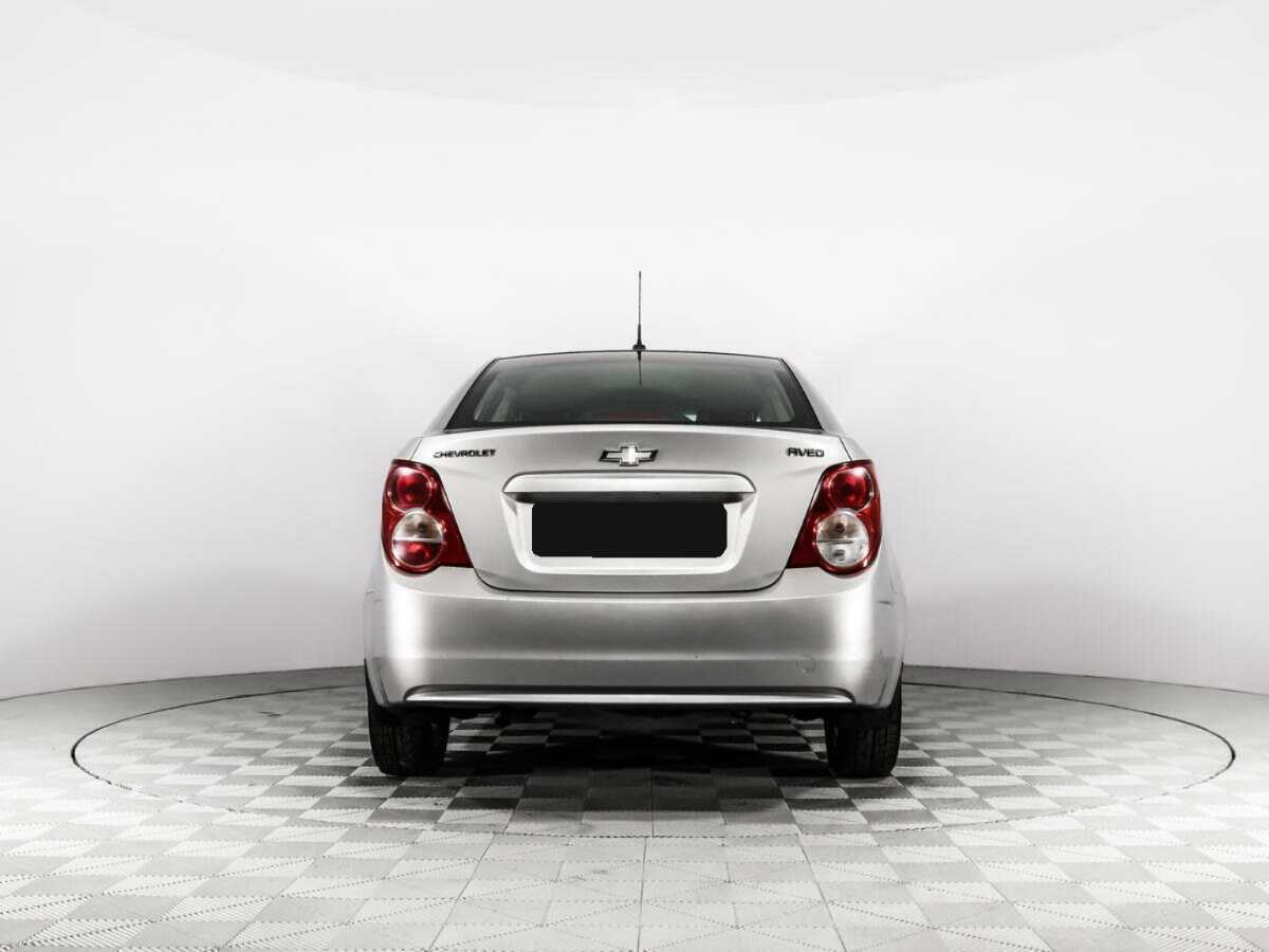Chevrolet Aveo с пробегом — 2014 год. Фото: #5