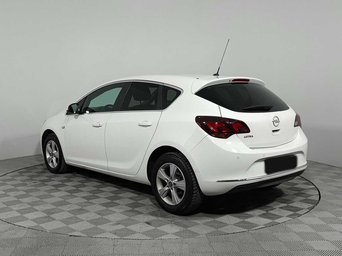 Opel Astra с пробегом — 2014 год. Фото: #5