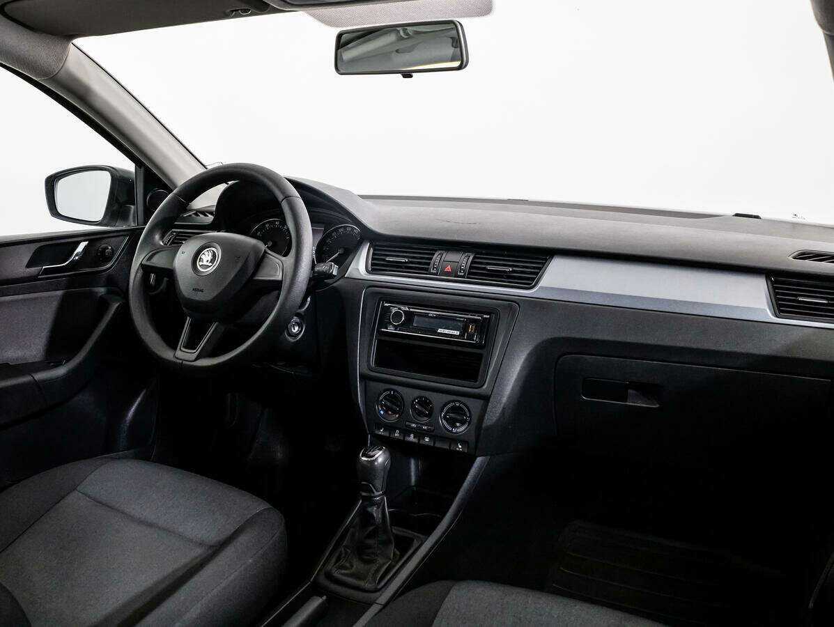 Skoda Rapid с пробегом — 2017 год. Фото: #6