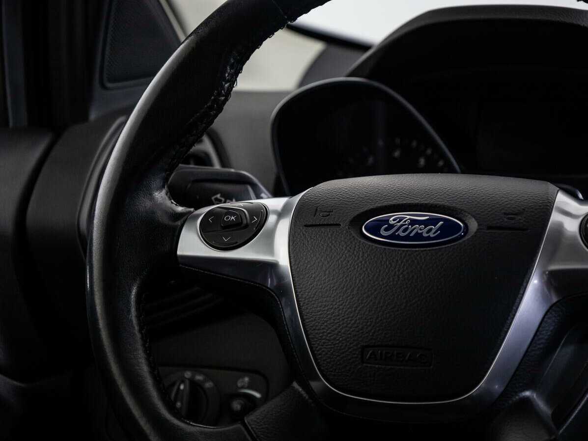 Ford Kuga с пробегом — 2014 год. Фото: #13