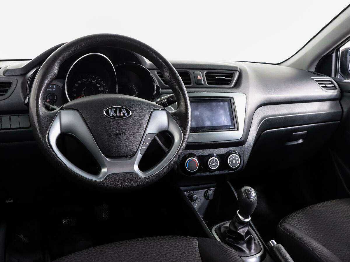 Kia Rio с пробегом — 2016 год. Фото: #10