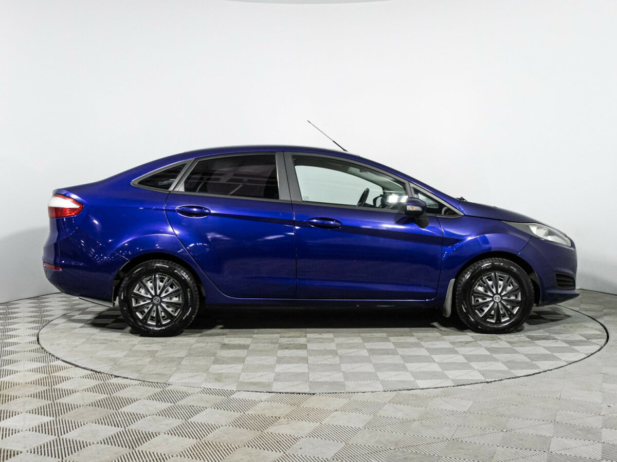 Ford Fiesta с пробегом — 2015 год. Фото: #3