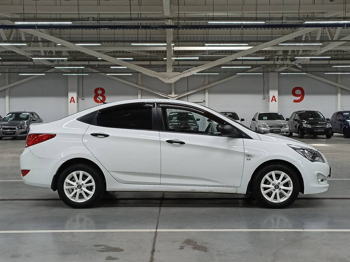 Hyundai Solaris с пробегом — 2015 год. Фото: #3