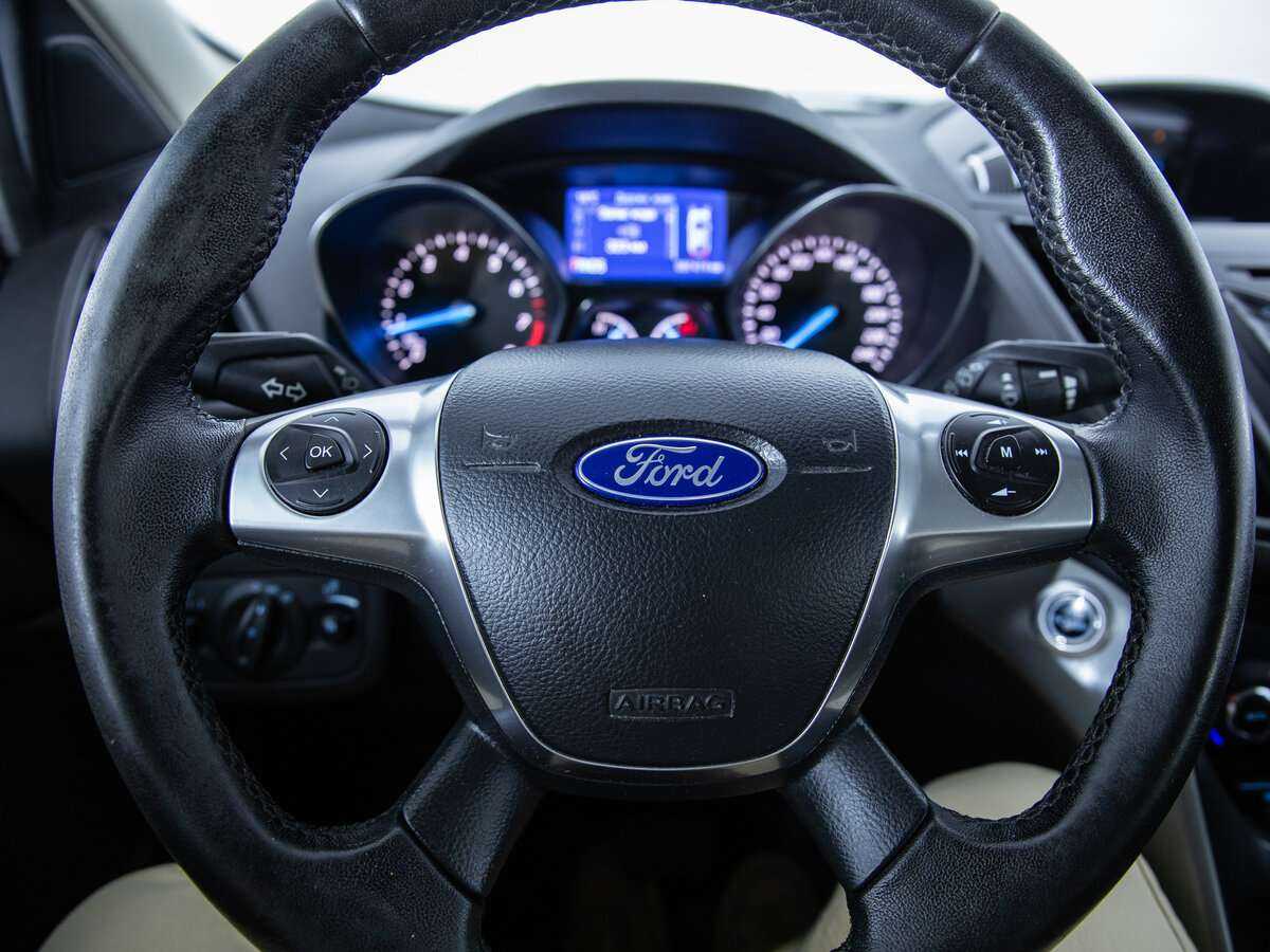 Ford Kuga с пробегом — 2013 год. Фото: #11