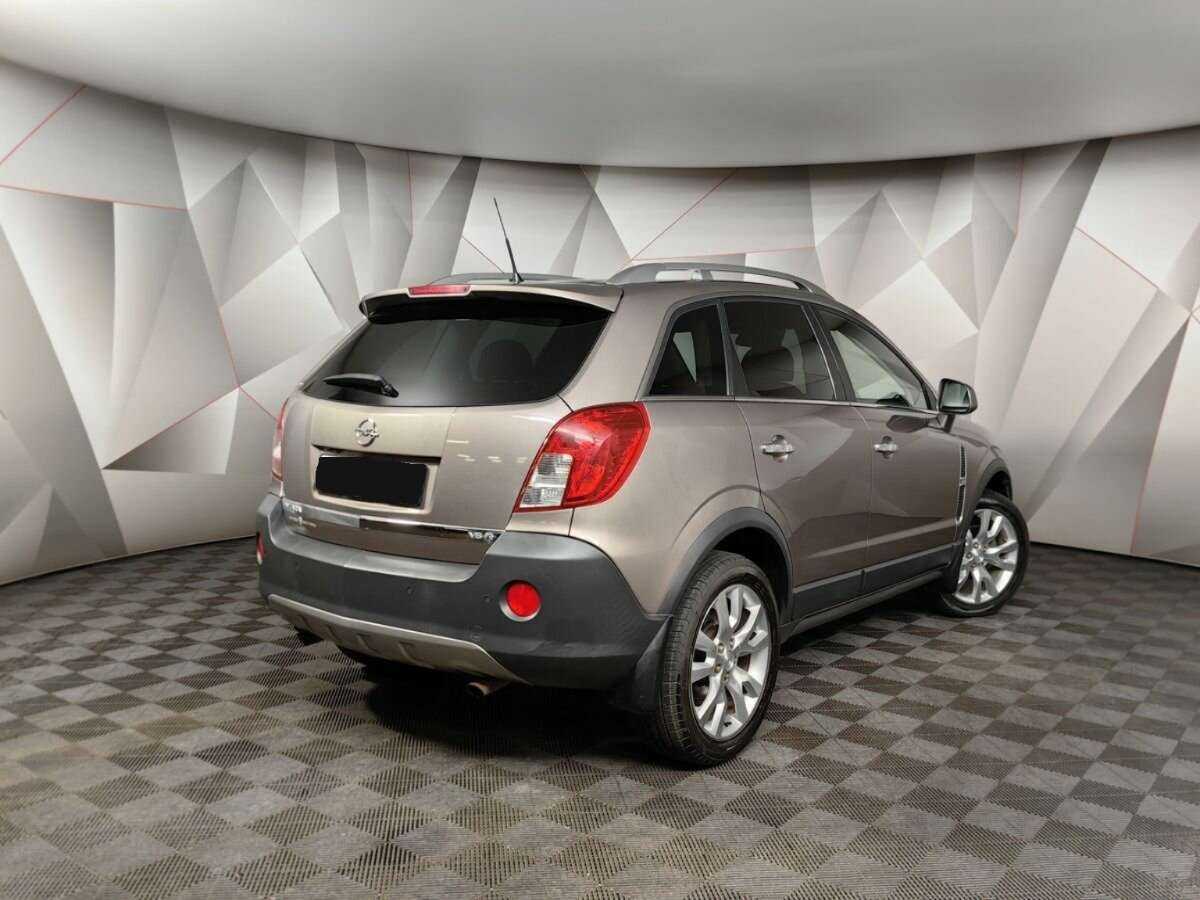 Opel Antara с пробегом — 2015 год. Фото: #1