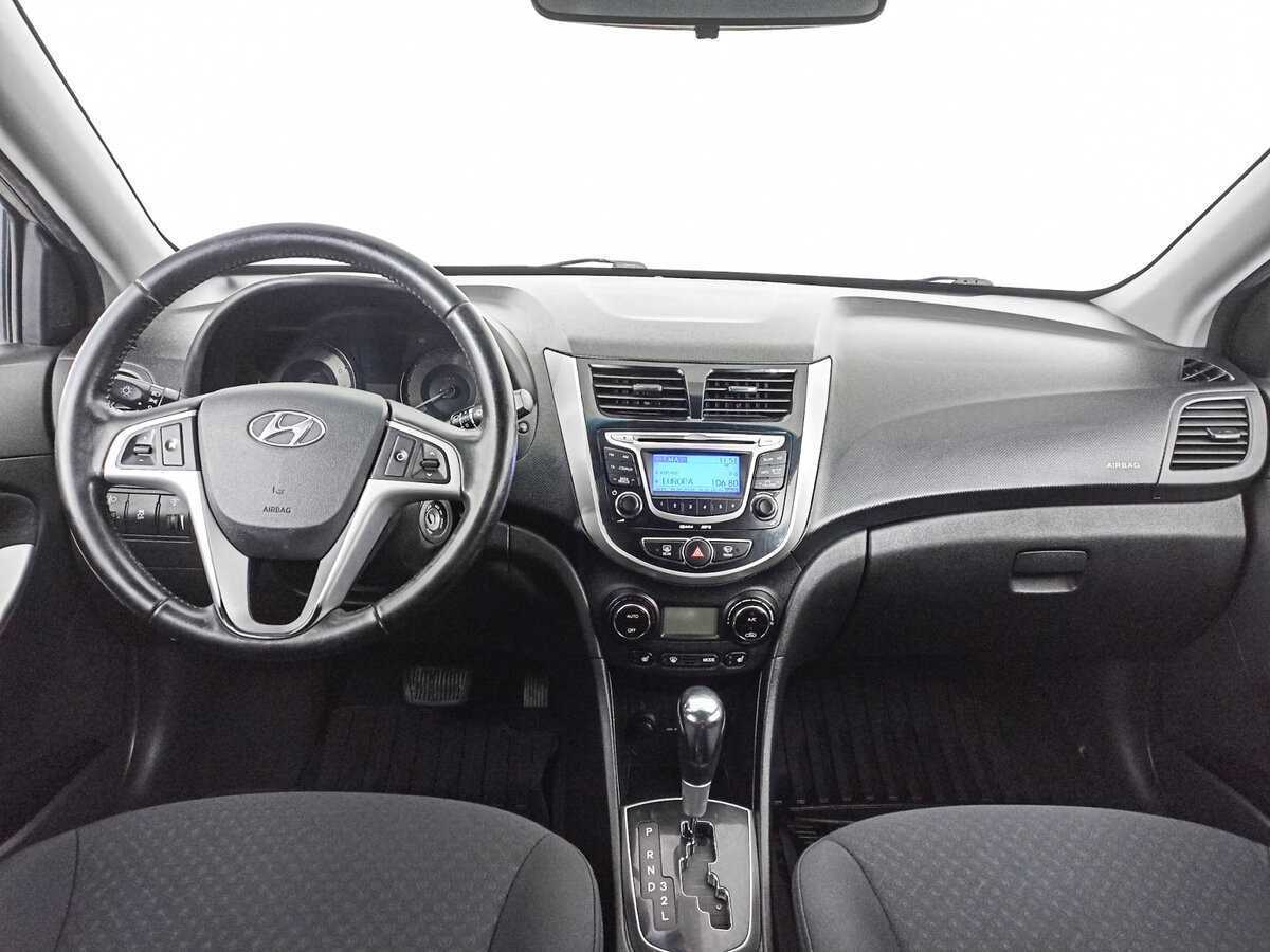 Hyundai Solaris с пробегом — 2012 год. Фото: #11