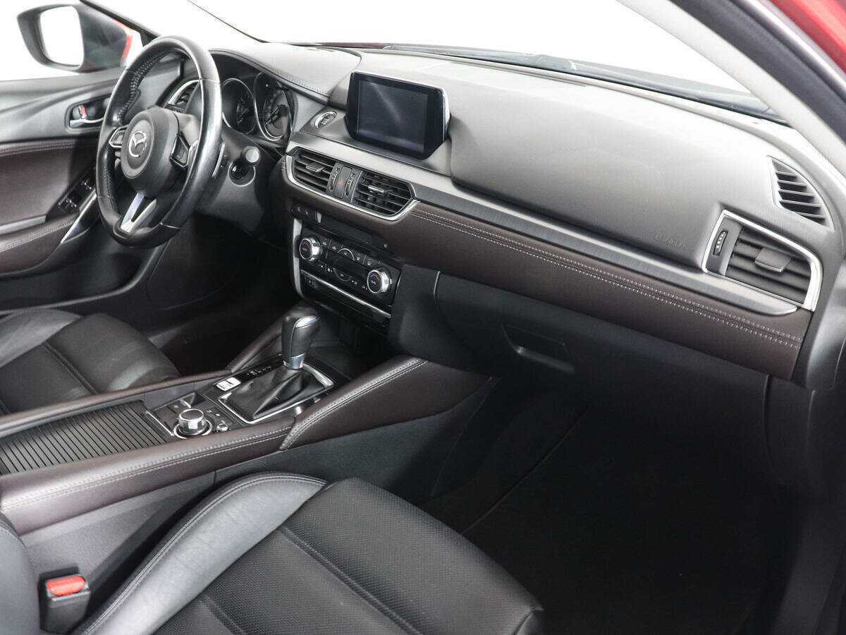 Mazda 6 с пробегом — 2017 год. Фото: #9