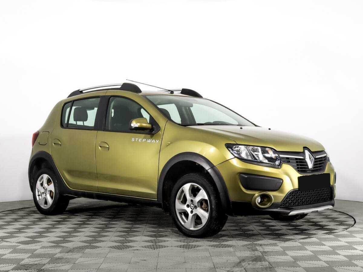 Renault Sandero с пробегом — 2017 год. Фото: #2