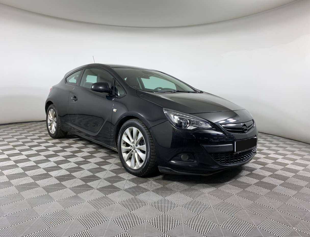 Opel Astra с пробегом — 2012 год. Фото: #1